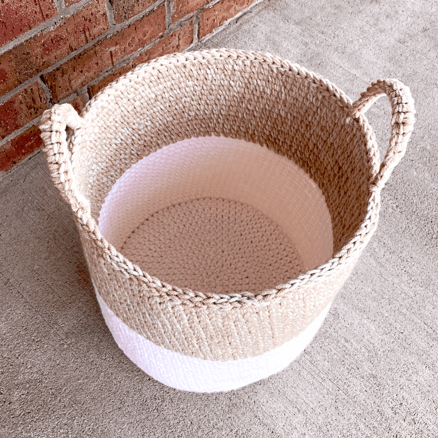 Two Tone Basket | Crochet Pattern
