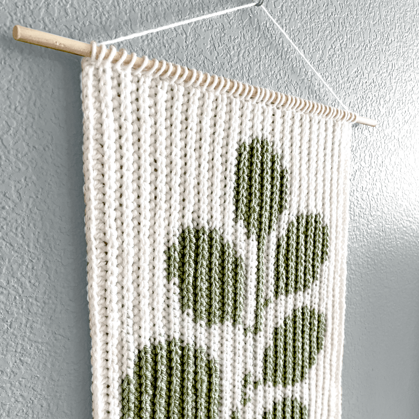 Ribbed Leaves Wall Hanging | Crochet Pattern